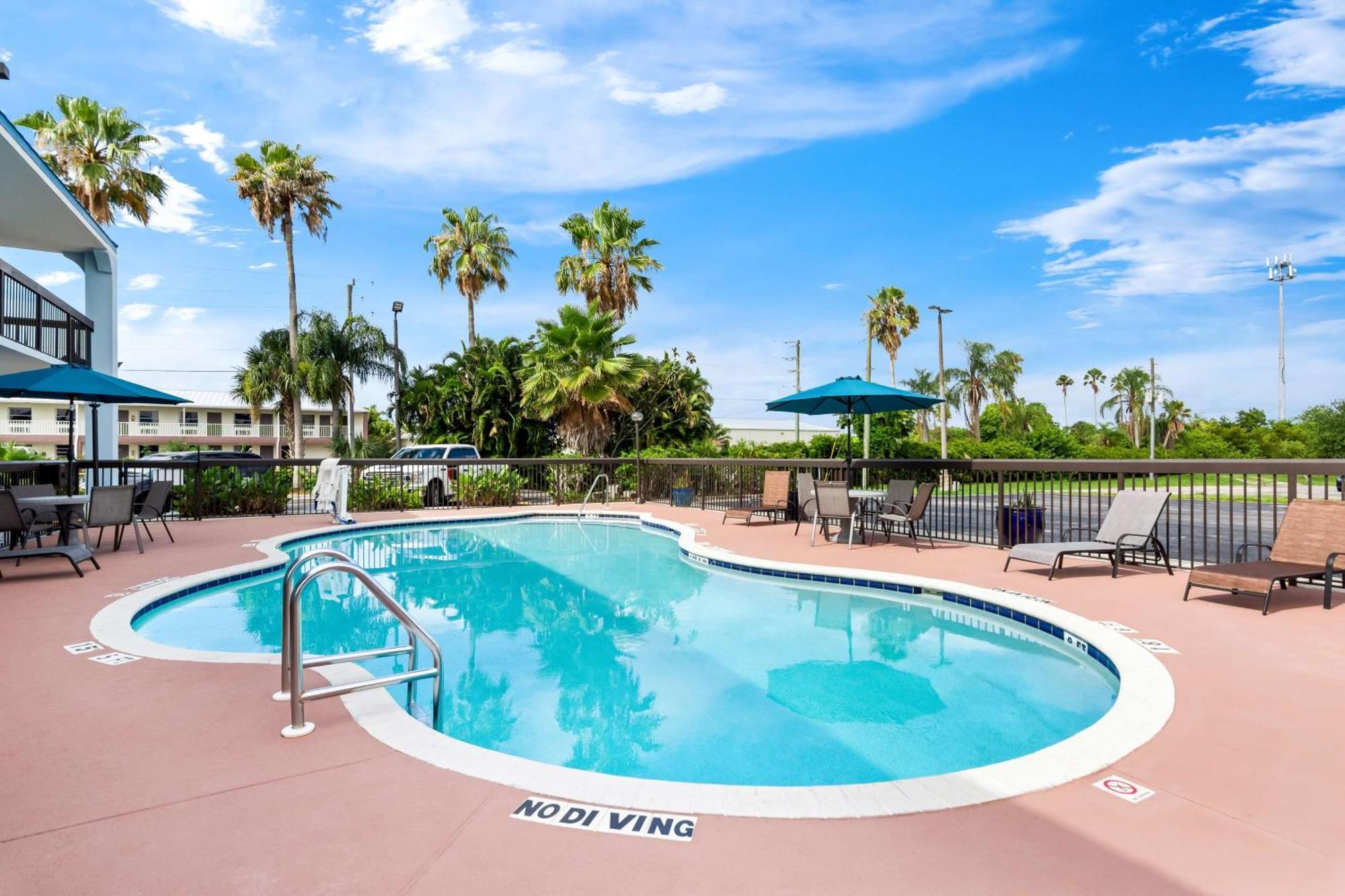 Best Western Lake Окичоби Екстериор снимка